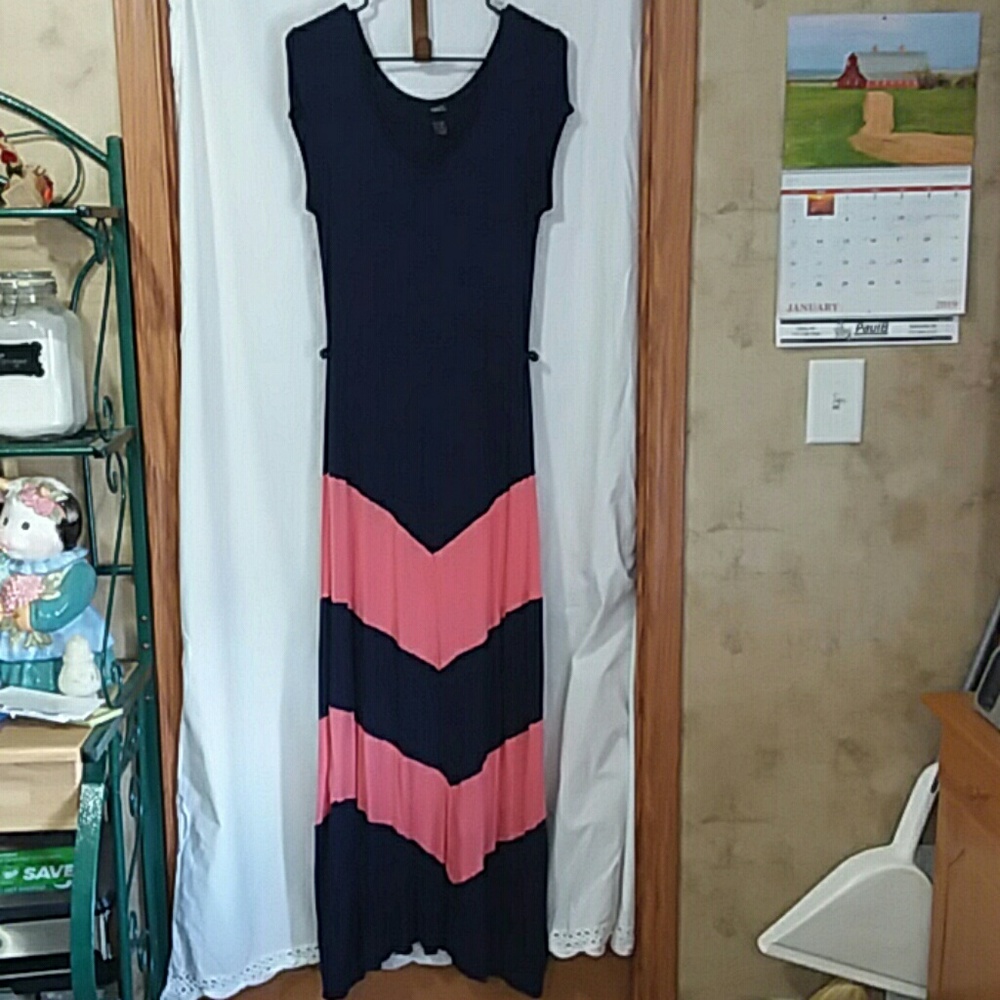 Rue 21 maxi dress size L